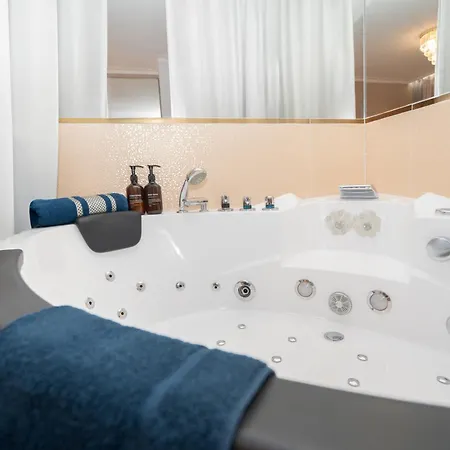 Gold Apartments Jacuzzi Room Częstochowa Eksteriør bilde
