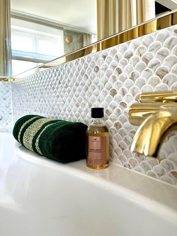 Gold Jacuzzi *