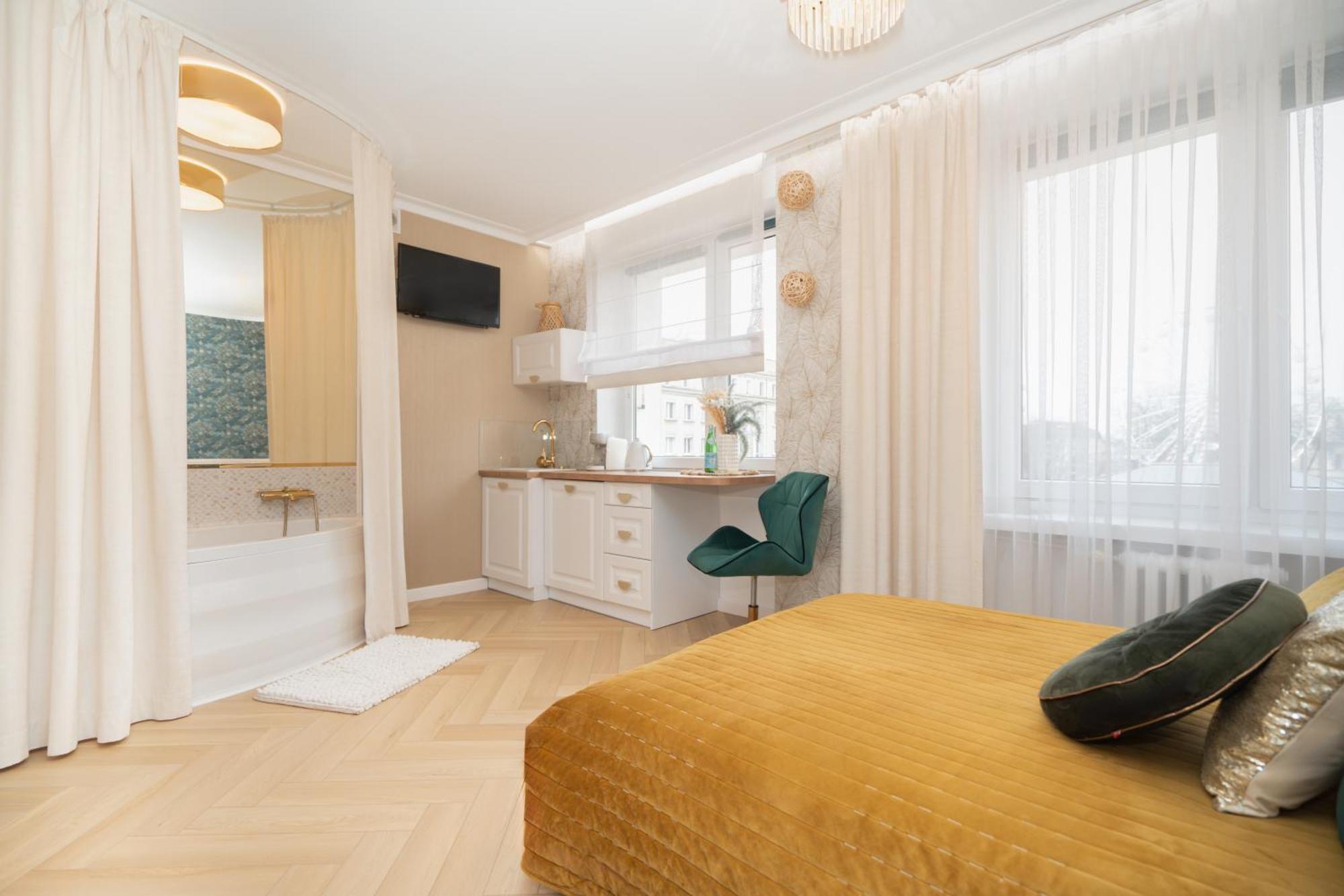 Apartment Gold Jacuzzi Czestochowa